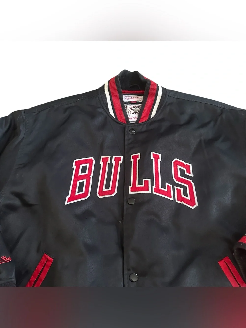 Mitchell & Ness Hardwood Classics Chicago Bulls NBA Satin Jacket Men’s 2XL